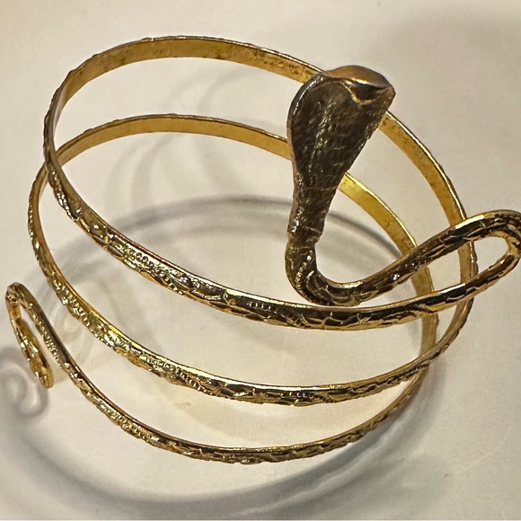 Egyptian style gold tone, snake arm band - Picture 2 of 7